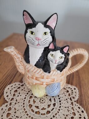 Black & White Cat Teapot Toy — Ceramic Cat Duo in Cream Basket with Pink Accents
